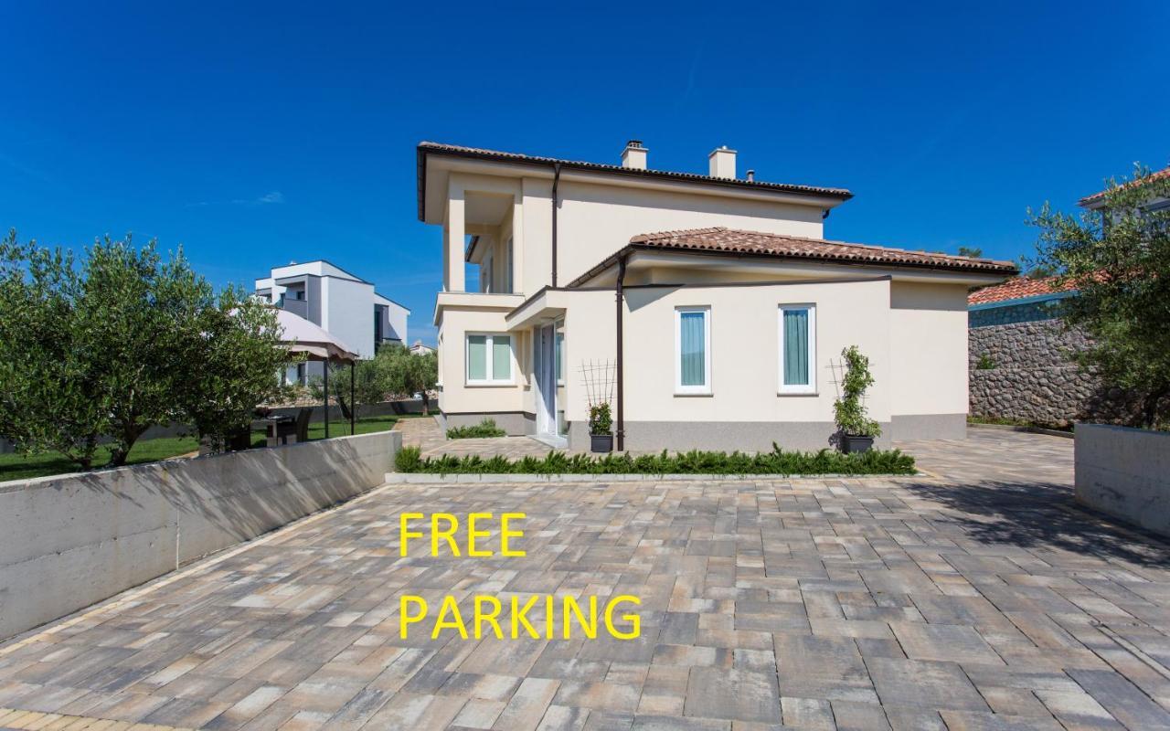 Studio Apartment Lucija Krk Town Buitenkant foto