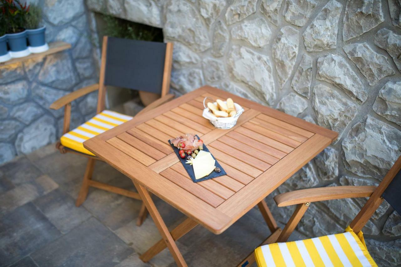 Studio Apartment Lucija Krk Town Buitenkant foto