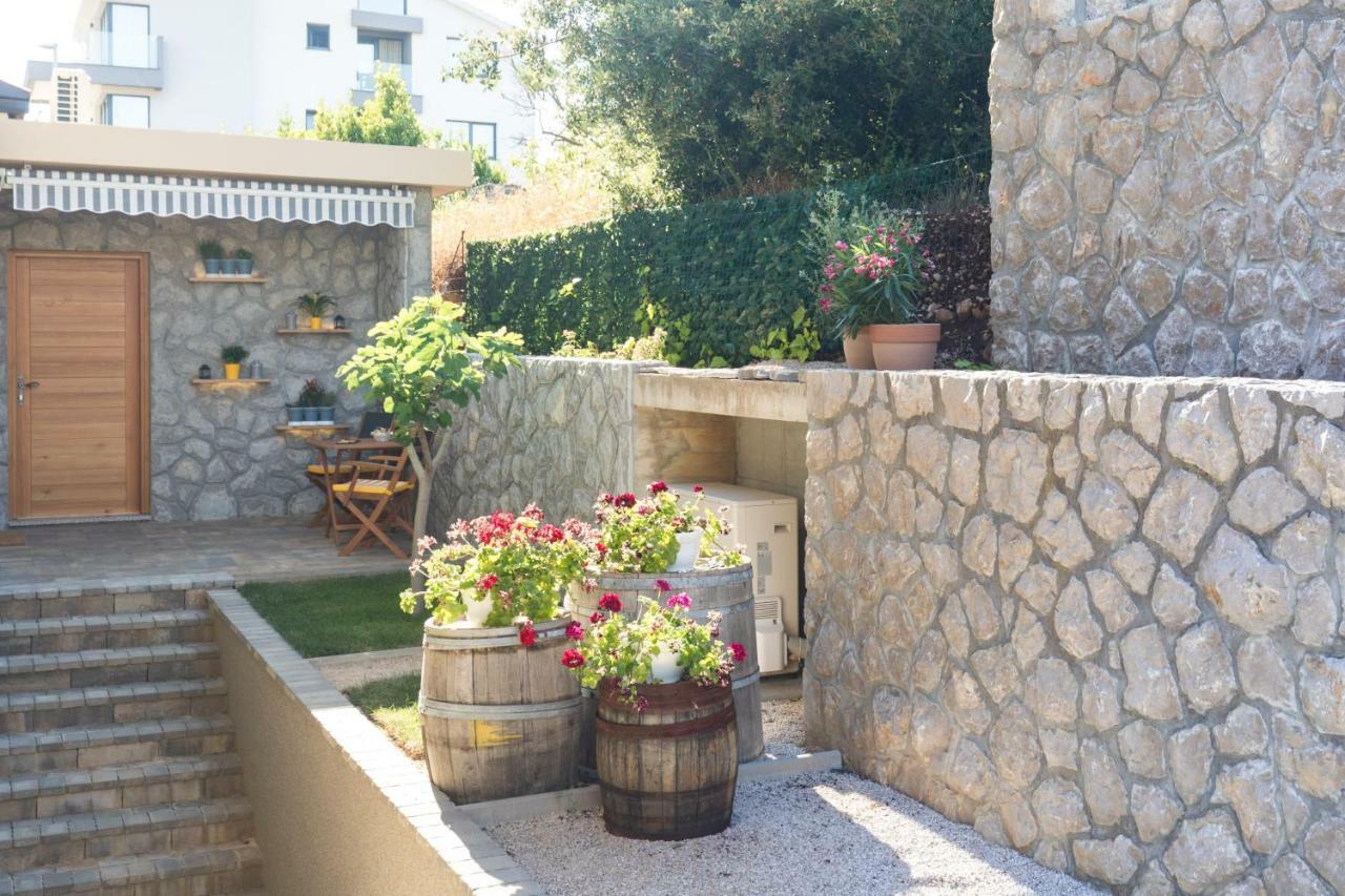 Studio Apartment Lucija Krk Town Buitenkant foto